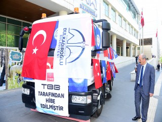 GÜNGÖR’DEN DULKADİROĞLU’NA YOL SÜPÜRME ARACI