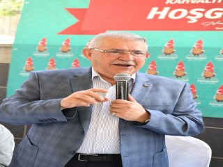 Piri Reis Mahallesi’nde Başkan Mahçiçek’le Kucaklaşma