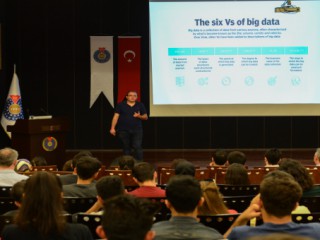 KSÜ’de Büyük Veri ve Yapay Zekâ Konferansı Düzenlendi