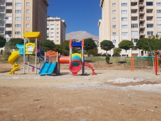Elbistan Belediyesi'nden 7 Mahalleye 10 Adet Park
