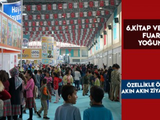 Kitap Fuarı Ziyaretçilerini Ağırlıyor