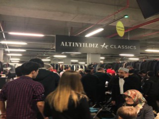 Ünlü markaların avantajlı fiyatlarla yer alacağı Garaj Günleri 4-13 Ekim tarihleri arasında ziyaretçilerine kapılarını yeniden açacak.