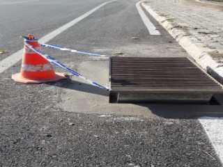 Elbistan'da Trafiği Engelleyen Bacalar Yükseltiliyor
