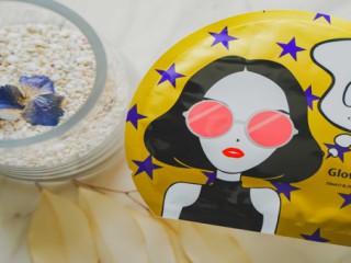 KinGirls Who Cares? Glow-it ile sonbaharda da canlı ve ışıltılı bir cilt!