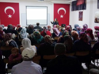 Öğrenci ve Veli Seminerlerine Yoğun İlgi