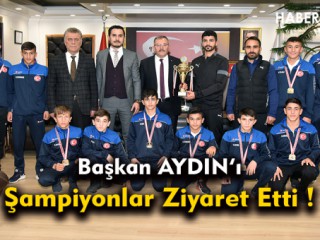 Şampiyon Güreşçiler Başkan Aydın'ı Ziyaret Etti