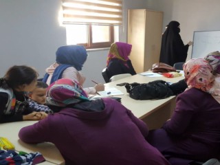 Kadınlara Osmanlıca ve Kur’an Kursu