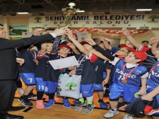 SANKO OKULLARI BASKETBOLDA İL ŞAMPİYONU