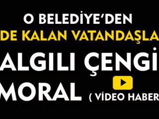 Sokakta Konser Vererek Vatandaşlara Moral Verdiler !