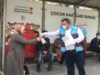 Büyükşehir maske dağıtımına devam ediyor
