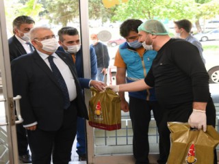 Onikişubat Belediyesi Berber Kuaförleri Dezenfekte Etti