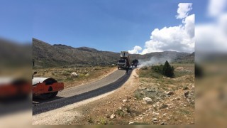 Dağlıca yolunda sathi kaplama başladı