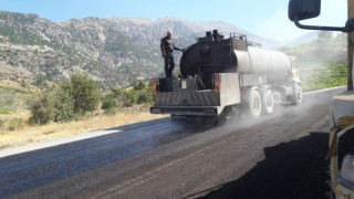Karamanlı Yolu’nda sathi kaplama