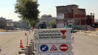 Şekerli Caddesi’nde refüj çalışması