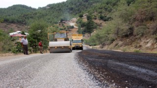 Topçalı-Reyhanlı Grup Yolunda sathi kaplama