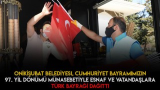 Kahramanmaraş'ın Onikişubat İlçesi Kırmızı Beyaz'a Büründü