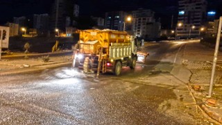 Kahramanmaraş'ta Yoğun Kar Yağışına ve Buzlanmaya Önlem