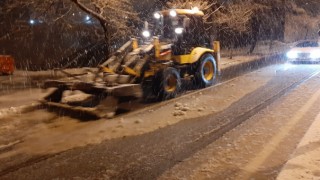 Kar Yağışında Ekipler İş Başındaydı
