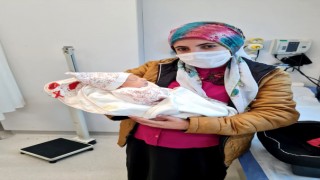 Karaçiğer Ve Bağırsağı Dışarıda Doğan Miray Bebek Sağlığına Kavuştu