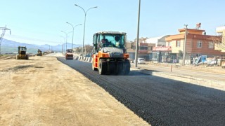Ağcalı ve Sümbüllü Kavşakları Arası Asfalt Dökümüne Başlandı