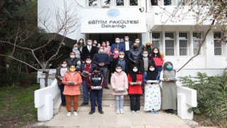 Çukurova Üniversitesi'nden İhtiyaç Sahibi Öğrencilere Tablet