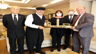 Abdulkadir Konukoğlu'na Onur Ödülü