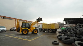 Kahramanmaraş'ta 50 Tonluk Lastik Atığı Toplandı