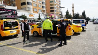 Kahramanmaraş'ta Ticari Taksiler Denetimden Geçiriliyor