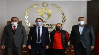Kahramanmaraş'tan Afrin Bölgesindeki Gençlere Spor Malzemesi