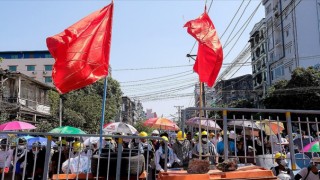 Myanmar'da Karen'ler Ordunun Baskısından Kaçıyor