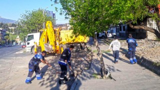 Kahramanmaraş'ın Kent Estetiğini Bozan Atıkları Büyükşehir Temizledi