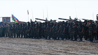 Azerbaycan Ordusu Karabağ'da İki Bin 904 Şehit Verdi