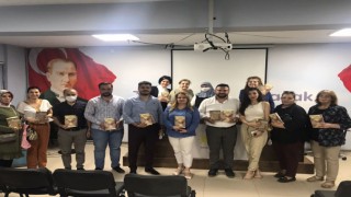 İyi parti’de Kadın ve Erkek Konulu Konferans Düzenlendi