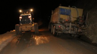 Çağırkan’ın 5 Kilometrelik Yolunda Gece Mesaisi
