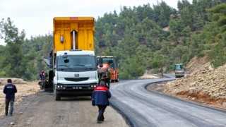 Turizm Bölgelerine Çıkan Arter Baştan Uca Yenileniyor