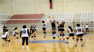 TÜSF Üniversiteler Voleybol 2. Lig Kadın-Erkek Grup Birinciliği Müsabakaları Üniversitemiz Ev Sahipliğinde Başladı