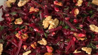 Kırmızı Pancar Salatası Hazırlanışı