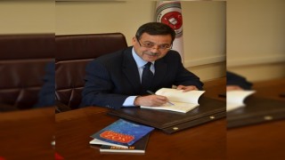 Şair Mehmet Aksu Üniversite Onur Köşesinde