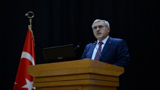 Üniversitemiz Tıp Fakültesi 2. Dönem Öğrencilerine Beyaz Önlükleri Törenle Giydirildi
