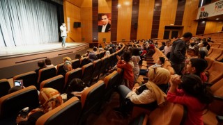 Sihirli Şapka İsimli Çocuk Oyunu Minik İzleyicilerle Buluştu