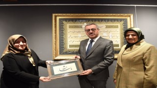 Başkan Güngör Hat Sergisi’ni Ziyaret Etti