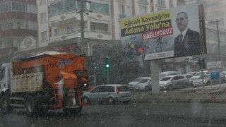 Büyükşehir Kış Şartlarıyla Mücadelesini Aralıksız Sürdürüyor
