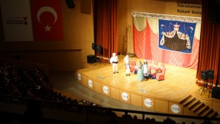 Tiyatroseverlerden ‘Kibarlık Budalası’na Tam Not
