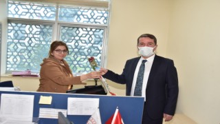 Türkoğlu Belediye Başkanı Osman Okumuş ve Eşi 8 Mart Dünya Kadınlar Gününü Kutladı
