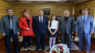 23 Nisan’da KSÜ Rektörlük Koltuğuna Tuana Kadriye Erdoğan Oturdu