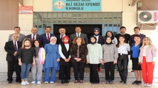 Halk Eğitimi Merkezinden Minik Öğrencilere Hediye