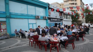 İYİ Partili Bastırmacı’dan iftar yemeği