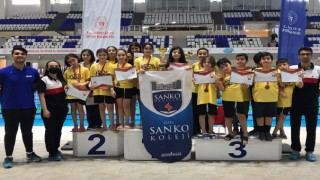 Sanko Okulları Yüzme Yarışmalarına Damgasını Vurdu