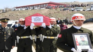 Şehit Canlı’nın Naaşı Toprağa Verildi