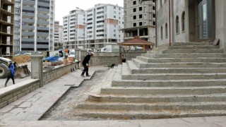 Şehitler Camii’nde Çevre Düzenleme Çalışmaları Gerçekleştiriliyor